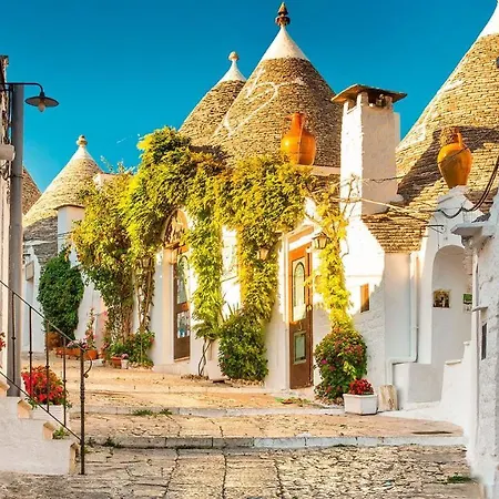 Martini 4* Μπάρι